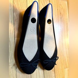 Size 9 BNIB black flats with bow